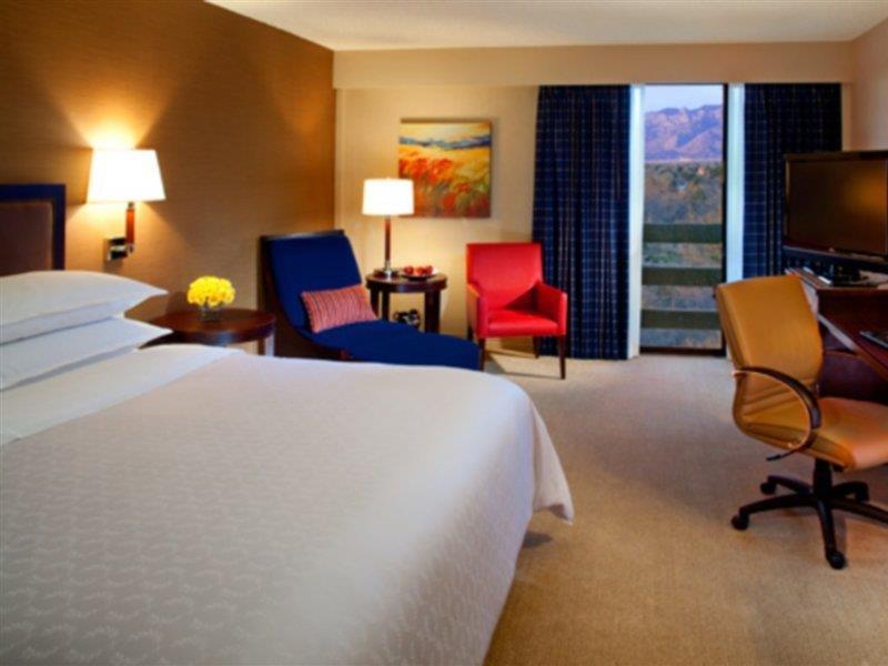 Sheraton Albuquerque Uptown By Marriott Екстериор снимка